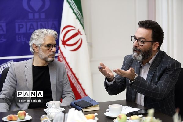 دومین میزگرد دانش‌آموزی با موضوع  بررسی نقش والدین در تربیت کودک فلسفی