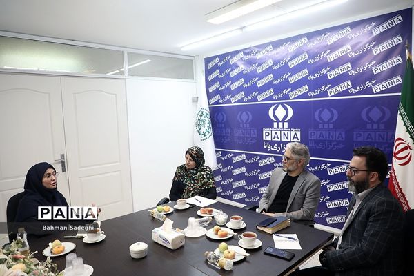 دومین میزگرد دانش‌آموزی با موضوع  بررسی نقش والدین در تربیت کودک فلسفی