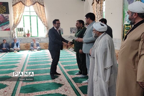 آیین تجلیل ازکارمندان نمونه آموزش و پرورش شهرستان مانه وسملقان