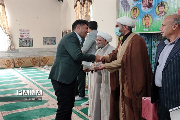 آیین تجلیل ازکارمندان نمونه آموزش و پرورش شهرستان مانه وسملقان