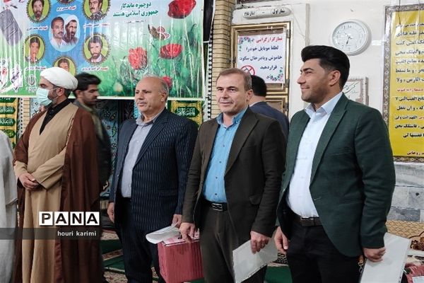 آیین تجلیل ازکارمندان نمونه آموزش و پرورش شهرستان مانه وسملقان