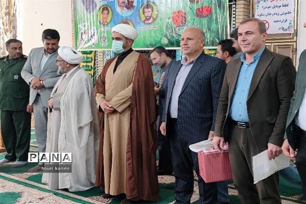 آیین تجلیل ازکارمندان نمونه آموزش و پرورش شهرستان مانه وسملقان