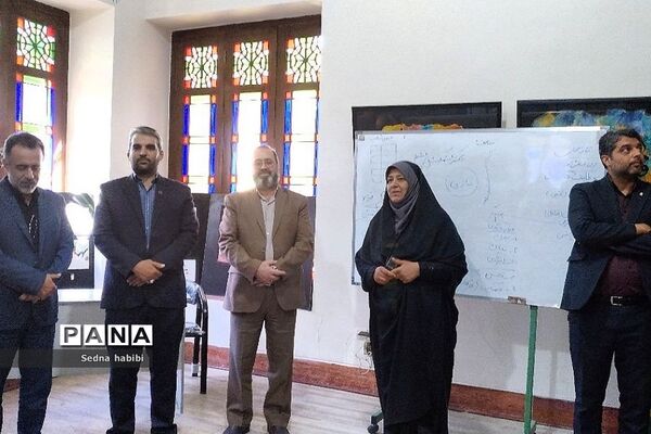 بازدید مسئولان آموزش و پرورش شهرستان‌های استان‌تهران و وزارت فرهنگ و ارشاد از دوره تربیت مربی خلاق در  رودهن