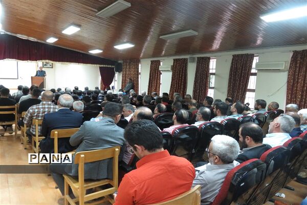 همایش تجلیل از کارمندان نمونه و دانش آموزان نخبه در میاندورود