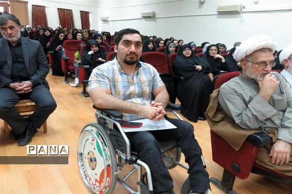 همایش تجلیل از کارمندان نمونه و دانش آموزان نخبه در میاندورود