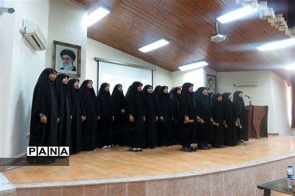 همایش تجلیل از کارمندان نمونه و دانش آموزان نخبه در میاندورود