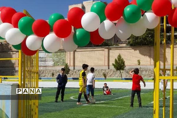 آیین افتتاح زمین‌چمن و چهارباب مغازه دبستان ایمان در رودهن