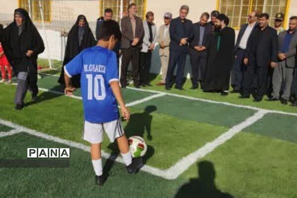 آیین افتتاح زمین‌چمن و چهارباب مغازه دبستان ایمان در رودهن