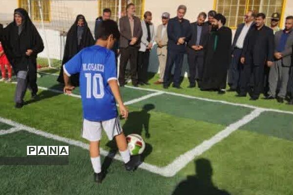 آیین افتتاح زمین‌چمن و چهارباب مغازه دبستان ایمان در رودهن