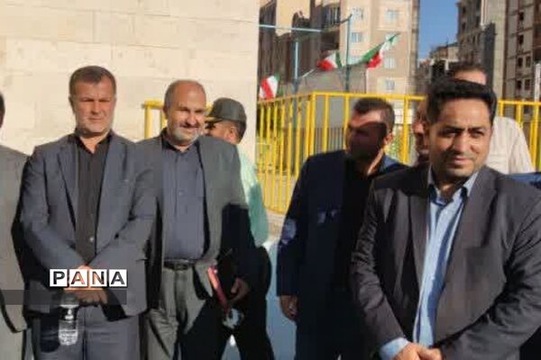 آیین افتتاح زمین‌چمن و چهارباب مغازه دبستان ایمان در رودهن