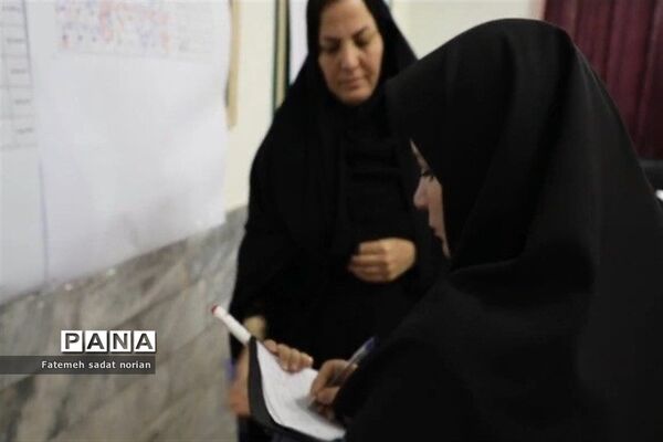 بازدید مدیر آموزش و پرورش منطقه تبادکان  از فرآیند سازماندهی فرهنگیان متوسطه اول