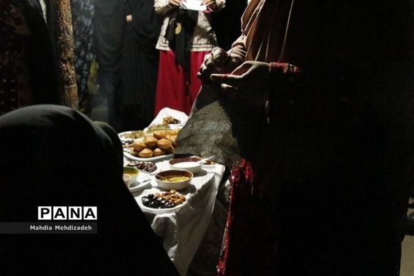 بازدید مشاور امور بانوان وزیر آموزش و پرورش از غرفه‌  دانش آموزی صنایع‌دستی و خوراکی استان سیستان و بلوچستان