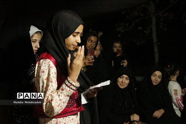 بازدید مشاور امور بانوان وزیر آموزش و پرورش از غرفه‌  دانش آموزی صنایع‌دستی و خوراکی استان سیستان و بلوچستان