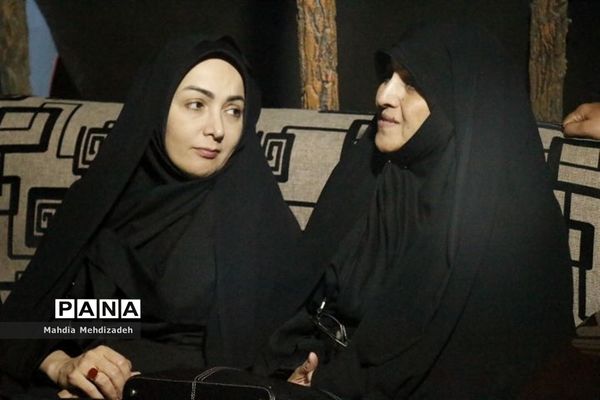 بازدید مشاور امور بانوان وزیر آموزش و پرورش از غرفه‌  دانش آموزی صنایع‌دستی و خوراکی استان سیستان و بلوچستان