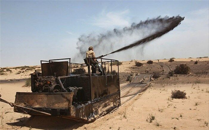 اثرات مالچ‌پاشی با مواد نفتی بر خصوصیات فیزیکی و شیمیایی خاک