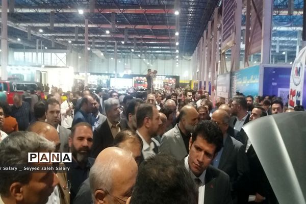 بازدید مسئولان از بیست و سومین نمایشگاه بین‌المللی خودرو در مشهد