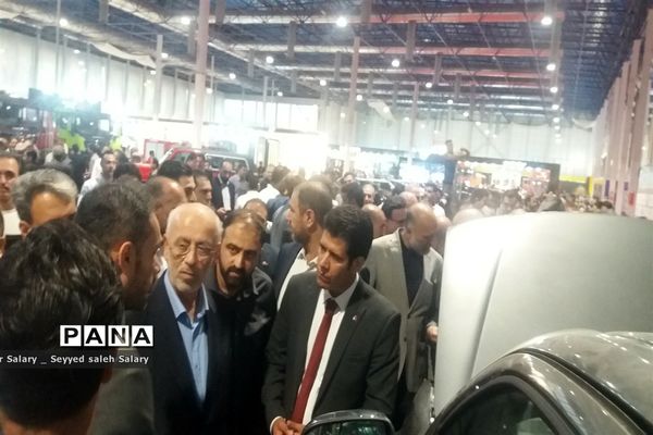 بازدید مسئولان از بیست و سومین نمایشگاه بین‌المللی خودرو در مشهد