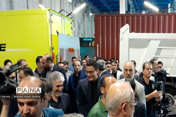 بازدید مسئولان از بیست و سومین نمایشگاه بین‌المللی خودرو در مشهد