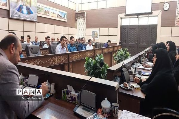 گردهمایی بزرگ مدیران مدارس شهرستان مهریز