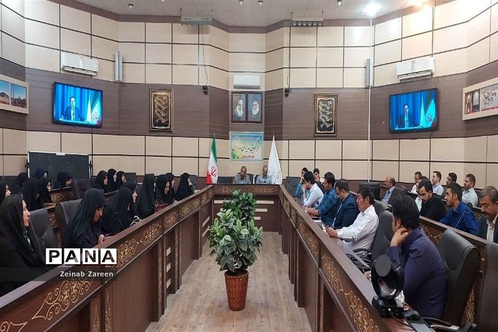 گردهمایی بزرگ مدیران مدارس شهرستان مهریز