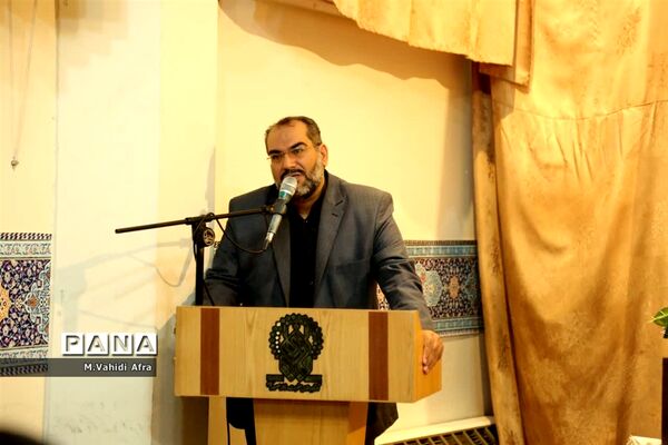 اعطای بورسیه تحصیلی به 550 دانش‌آموز موسسه دارالاکرام قم