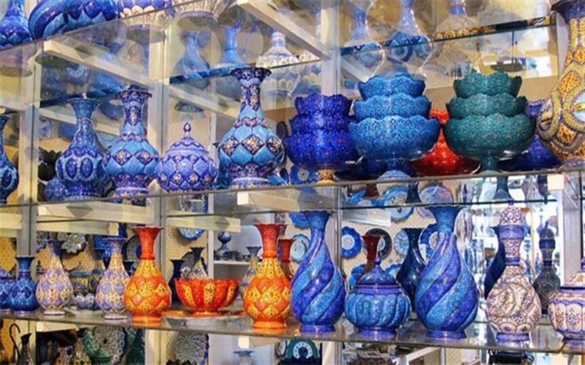 صنایع‌دستی باید از حالت فانتزی و ویترینی خارج شود