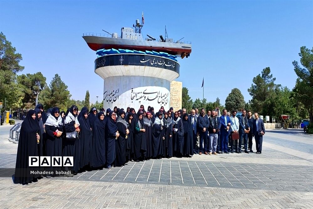 تجدید میثاق معاونان و مربیان پرورشی با بنیانگذار جمهوری اسلامی و شهدا