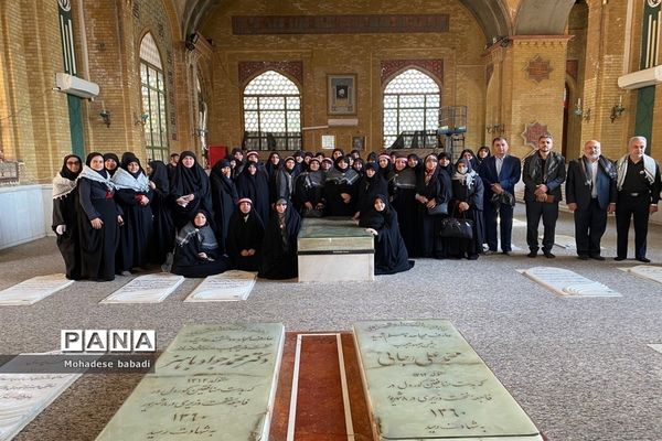 تجدید میثاق معاونان و مربیان پرورشی با بنیانگذار جمهوری اسلامی و شهدا