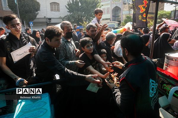 موکب دانش‌آموزی عشاق الحسین (ع) در پیاده‌روی جاماندگان اربعین حسینی-تهران