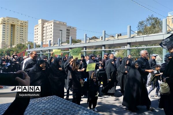مراسم پیاده‌روی جاماندگان اربعین حسینی در مشهد
