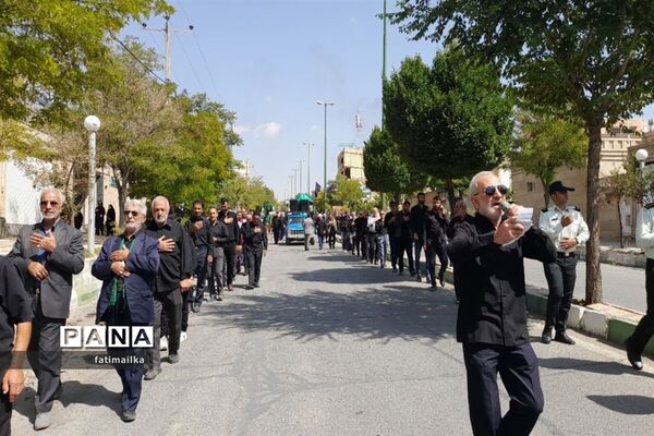پیاده‌روی و عزاداری جاماندگان اربعین حسینی در شهرستان فیروزکوه