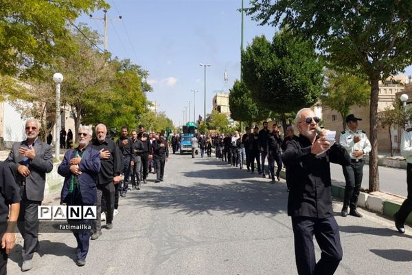 پیاده‌روی و عزاداری جاماندگان اربعین حسینی در شهرستان فیروزکوه