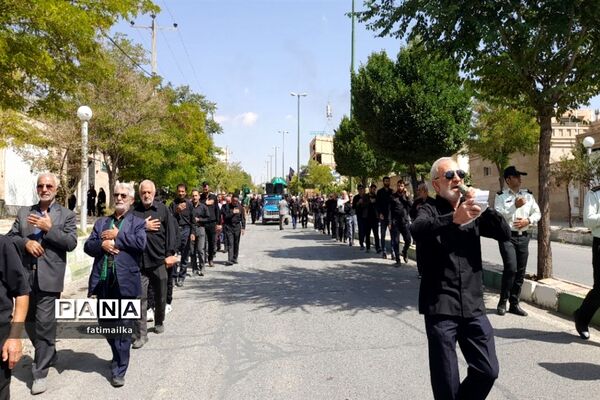 پیاده‌روی و عزاداری جاماندگان اربعین حسینی در شهرستان فیروزکوه