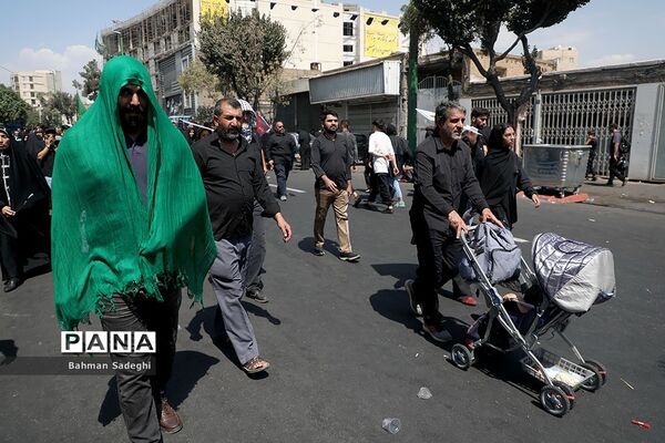 پیاده‌روی جاماندگان اربعین حسینی در تهران