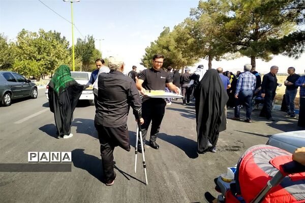 پیاده‌روی جاماندگان اربعین در شهرستان شاهین شهر