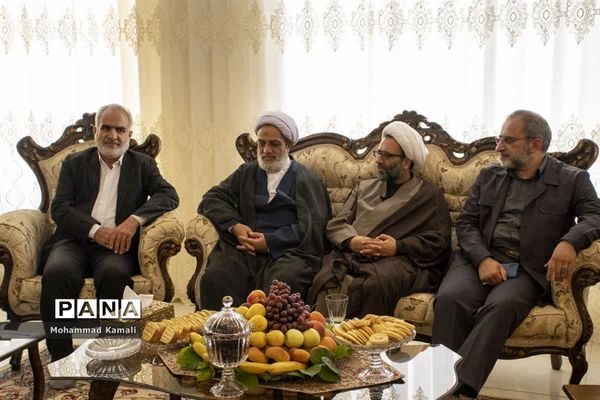 تجلیل از رتبه تک رقمی استان مرکزی در کنکور سراسری