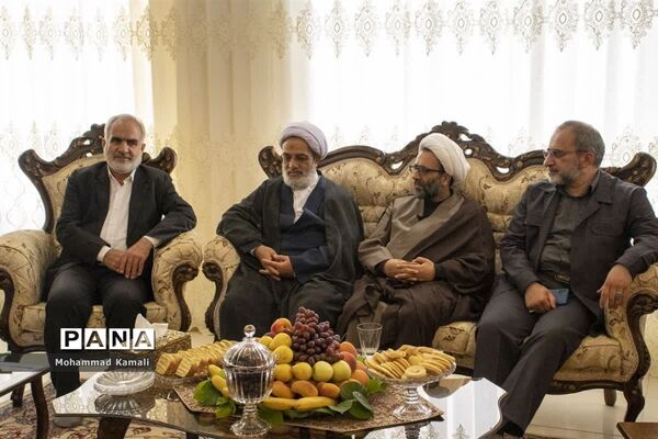 تجلیل از رتبه تک رقمی استان مرکزی در کنکور سراسری
