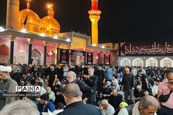 حضور پرشور عاشقان در مرقد امام‌ کاظم(ع) و امام‌ جواد(ع)