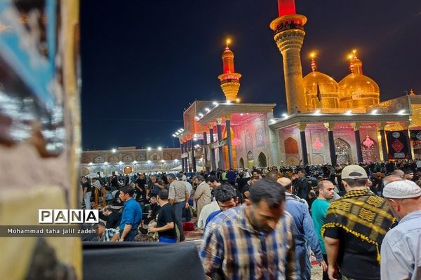 حضور پرشور عاشقان در مرقد امام‌ کاظم(ع) و امام‌ جواد(ع)