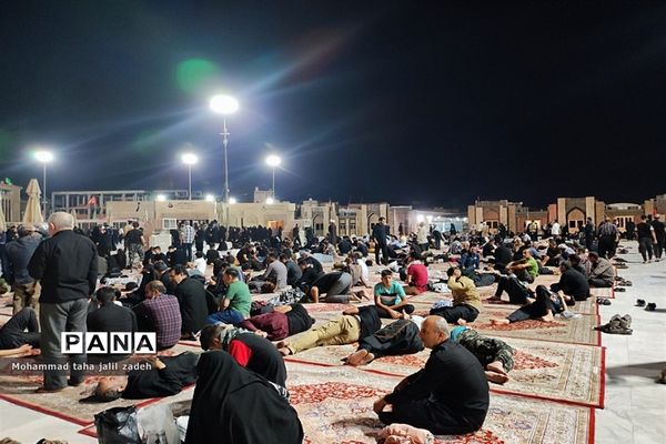 حضور پرشور عاشقان در مرقد امام‌ کاظم(ع) و امام‌ جواد(ع)