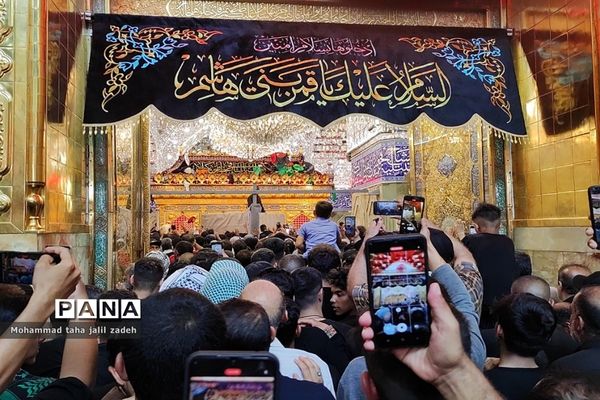 جمعیت کم نظیر مردم  در حرم امام حسین(ع) و حضرت عباس(ع)