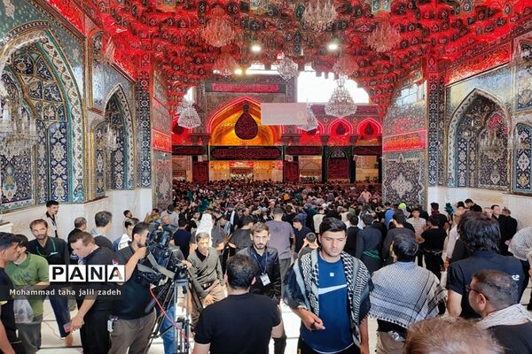 جمعیت کم نظیر مردم  در حرم امام حسین(ع) و حضرت عباس(ع)
