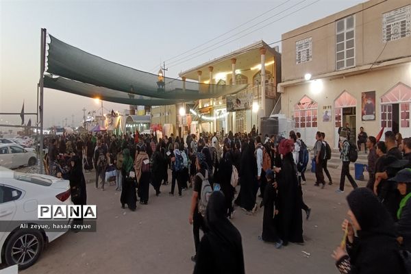 پیاده‌روی زائران اربعین حسینی در مسیر عاشقی