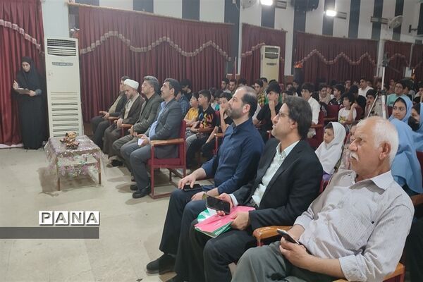 تجلیل از منتخبان فرهنگی هنری و دانایی و توانایی در قائمشهر