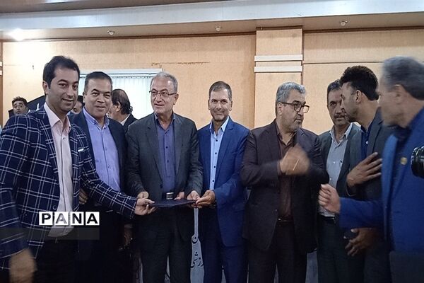 نشست هم‌اندیشی مدیرکل ورزش و جوانان استان مازندران در محمود‌آباد
