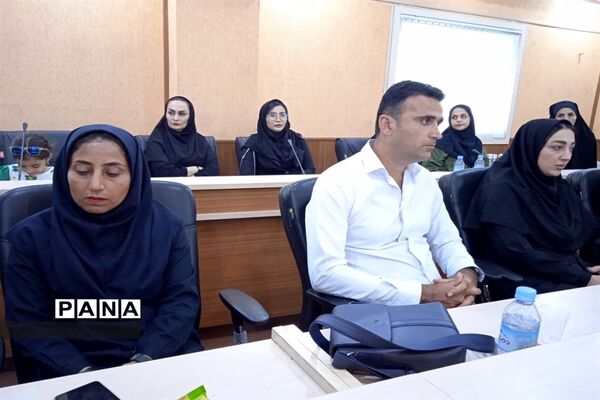 نشست هم‌اندیشی مدیرکل ورزش و جوانان استان مازندران در محمود‌آباد