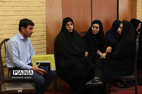 ملاقات مردمی مدیرکل آموزش و پرورش استان آذربایجان شرقی