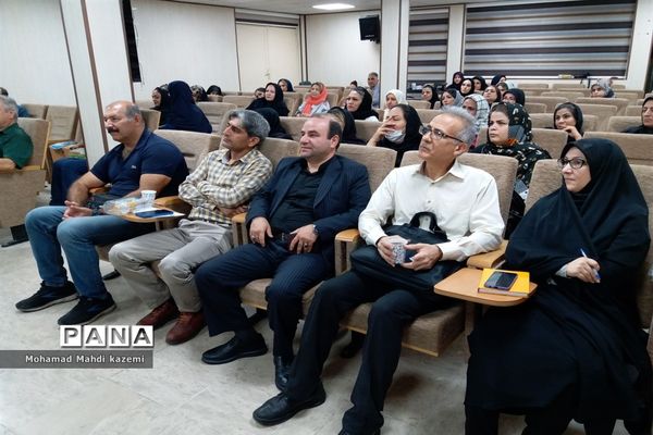 جلسه روسای انجمن اولیاء و مربیان آموزش و پرورش استثنایی پایتخت