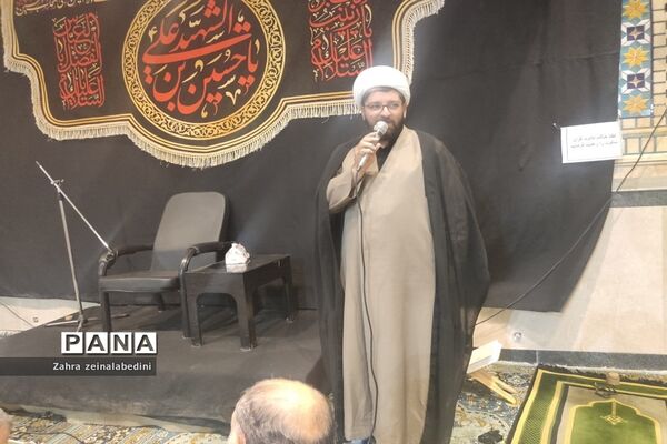 دوشنبه‌های مسجد محوری با حضور دانش‌آموزان و مسئولان آموزش و پرورش در شیراز