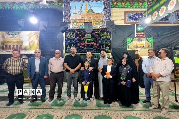 دوشنبه‌های مسجد محوری با حضور دانش‌آموزان و مسئولان آموزش و پرورش در شیراز
